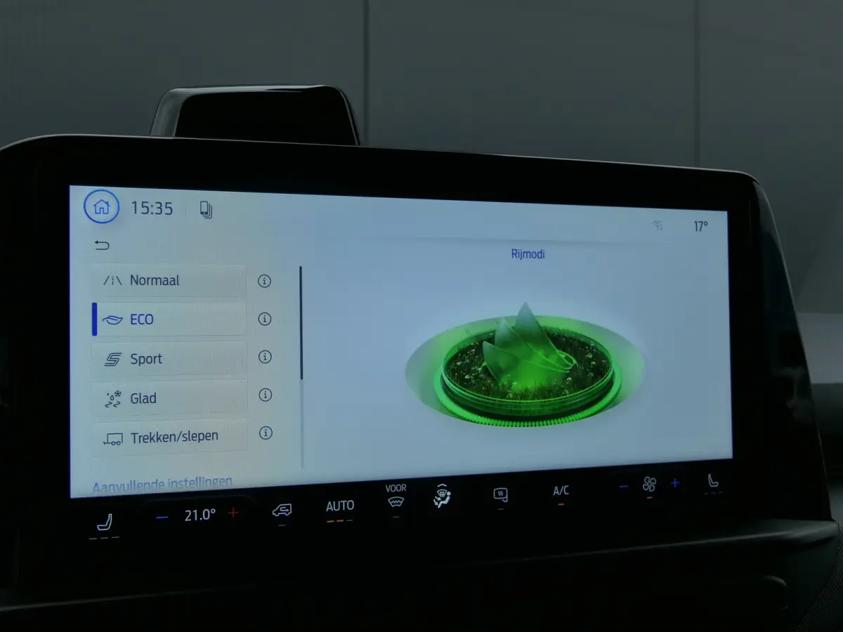 340 L2H1 Limited 71 kWh | LED Koplampen | Stoelverwarming | Lichtmetalen Velgen | CarPlay/Android Auto | Camera