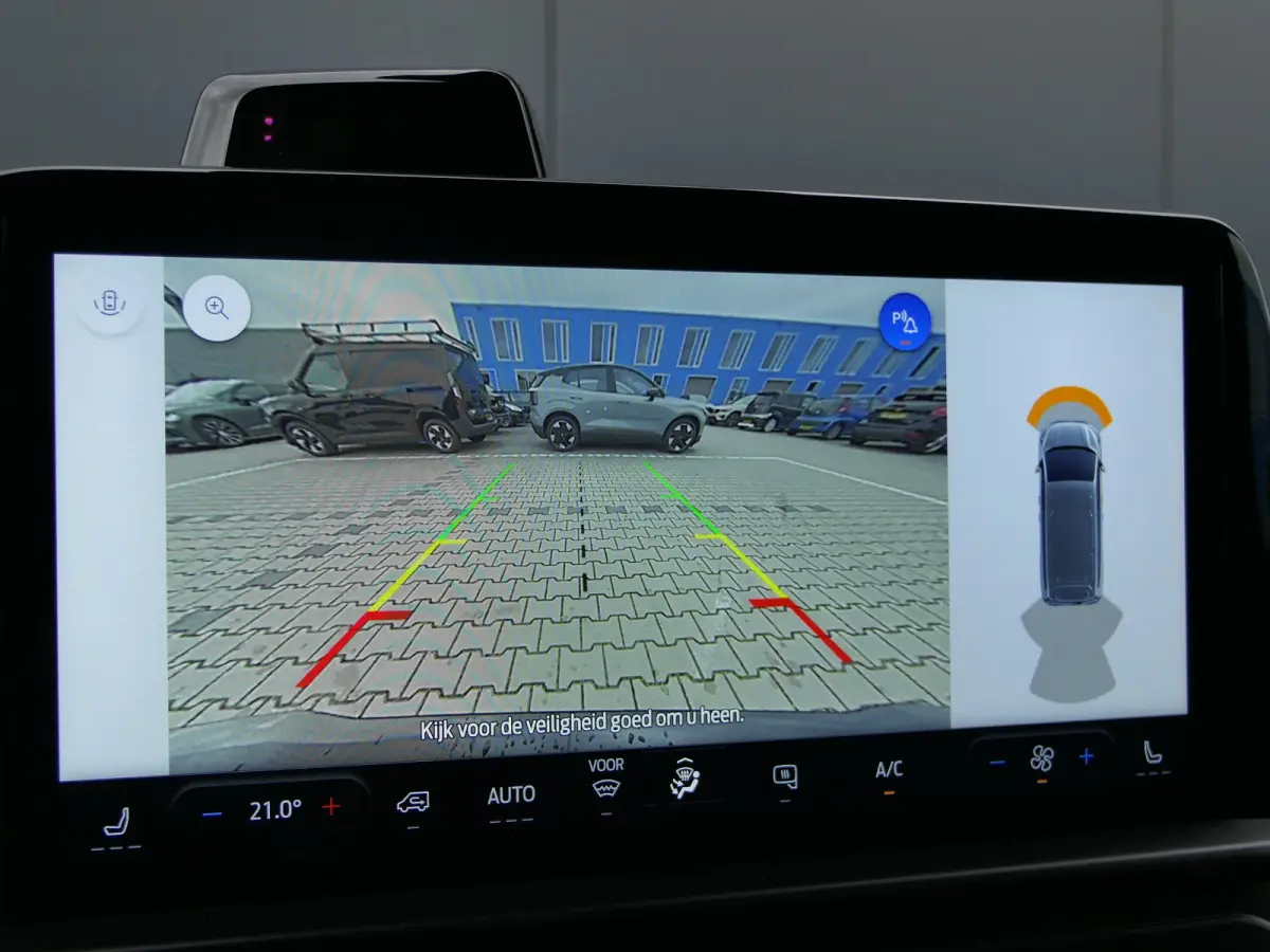 340 L2H1 Limited 71 kWh | LED Koplampen | Stoelverwarming | Lichtmetalen Velgen | CarPlay/Android Auto | Camera