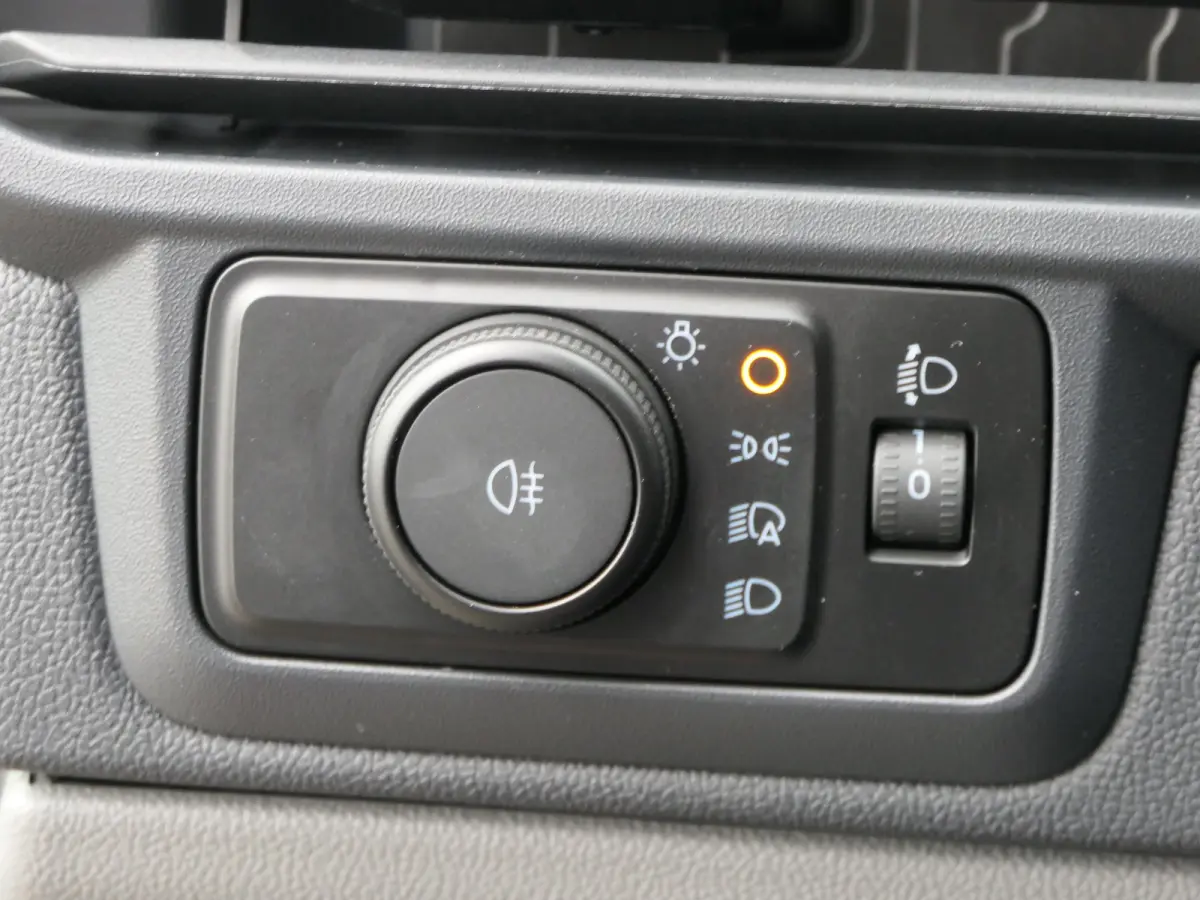 340 L2H1 Limited 71 kWh | LED Koplampen | Stoelverwarming | Lichtmetalen Velgen | CarPlay/Android Auto | Camera