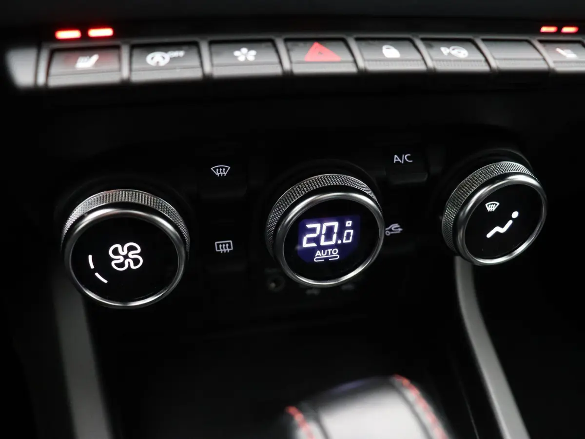 mild hybrid 160 R.S. line | Schuif\kanteldak | Stoel-stuur verwarming | Achteruitrijcamera | Adaptieve cruise control |