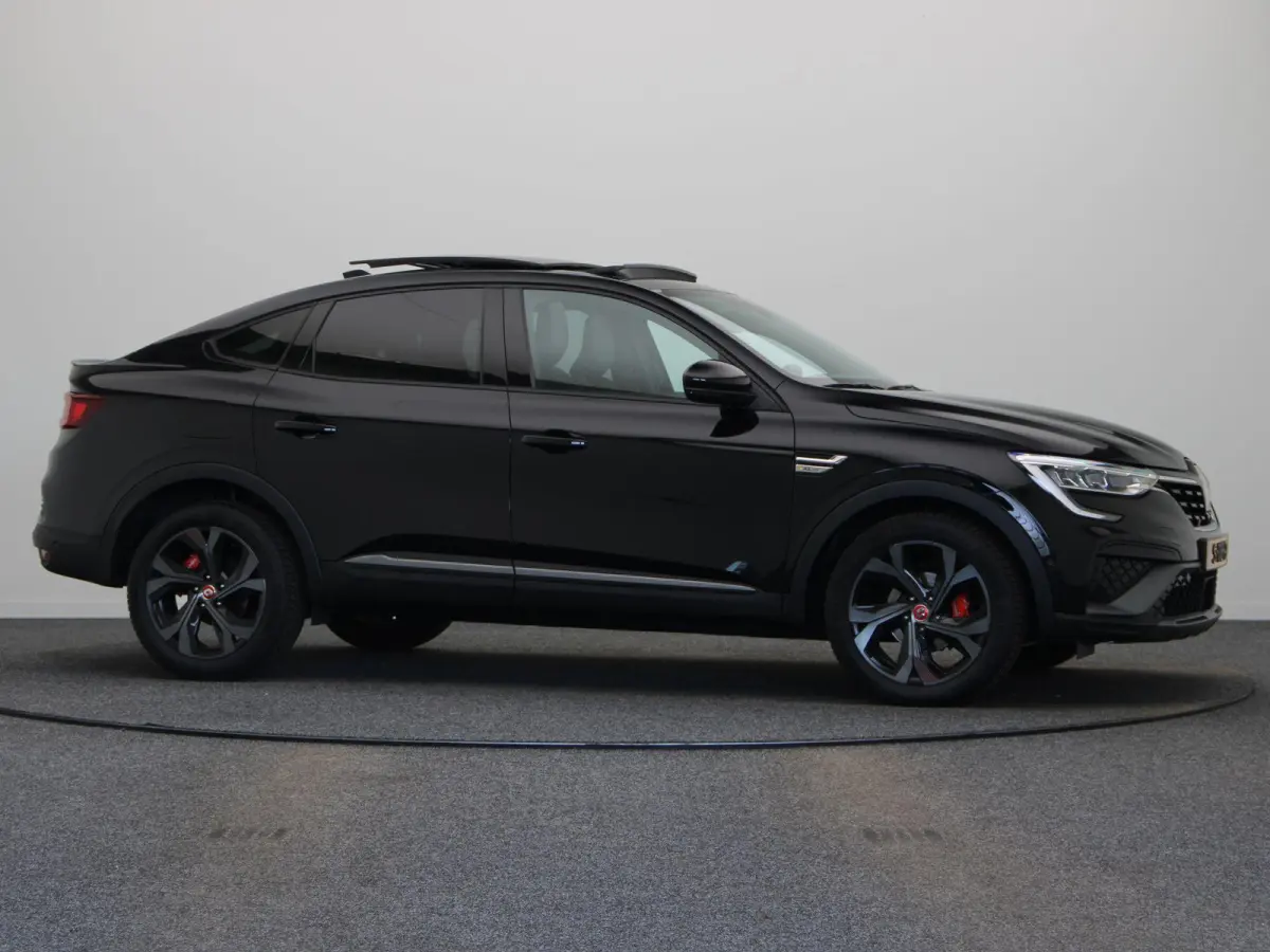 mild hybrid 160 R.S. line | Schuif\kanteldak | Stoel-stuur verwarming | Achteruitrijcamera | Adaptieve cruise control |