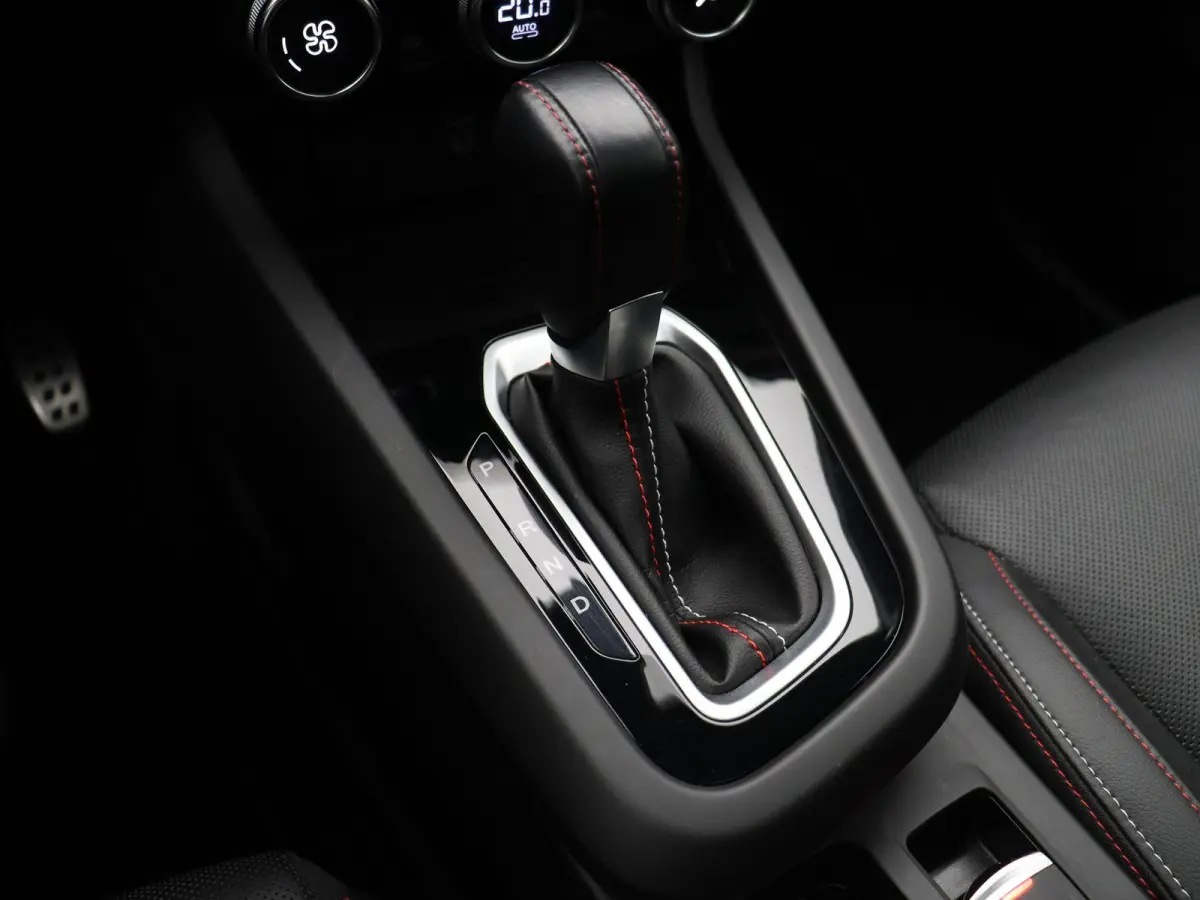 mild hybrid 160 R.S. line | Schuif\kanteldak | Stoel-stuur verwarming | Achteruitrijcamera | Adaptieve cruise control |