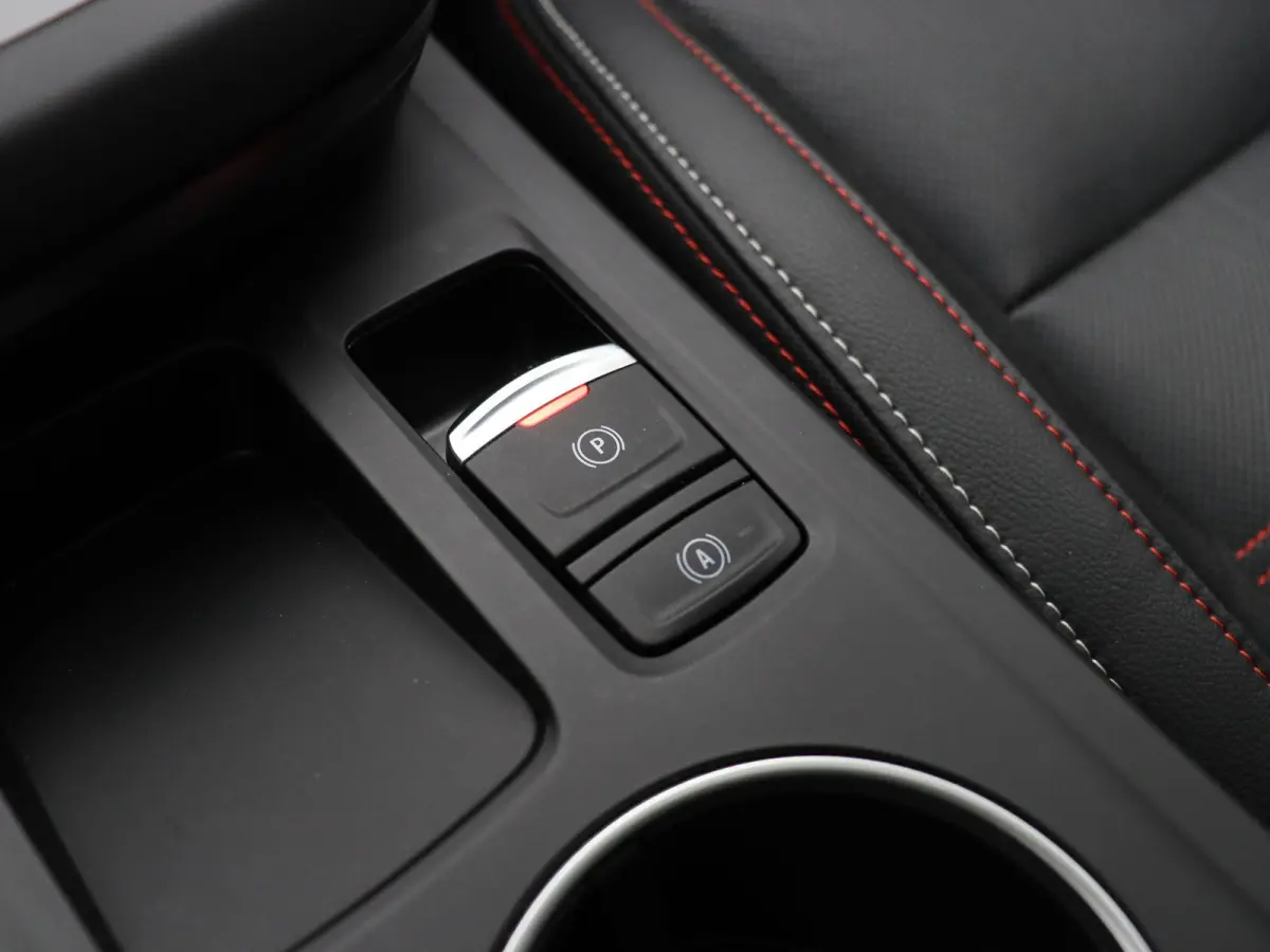 mild hybrid 160 R.S. line | Schuif\kanteldak | Stoel-stuur verwarming | Achteruitrijcamera | Adaptieve cruise control |