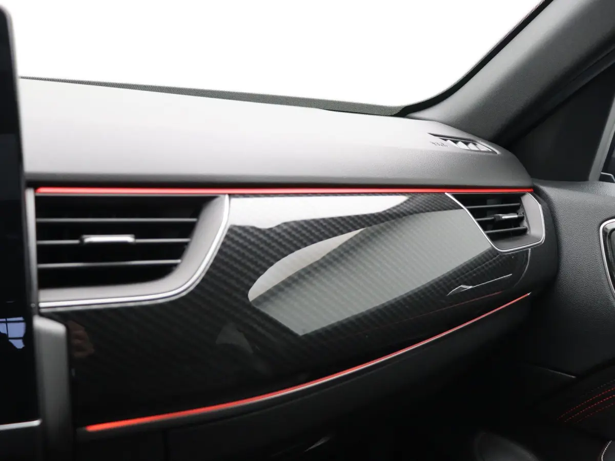 mild hybrid 160 R.S. line | Schuif\kanteldak | Stoel-stuur verwarming | Achteruitrijcamera | Adaptieve cruise control |
