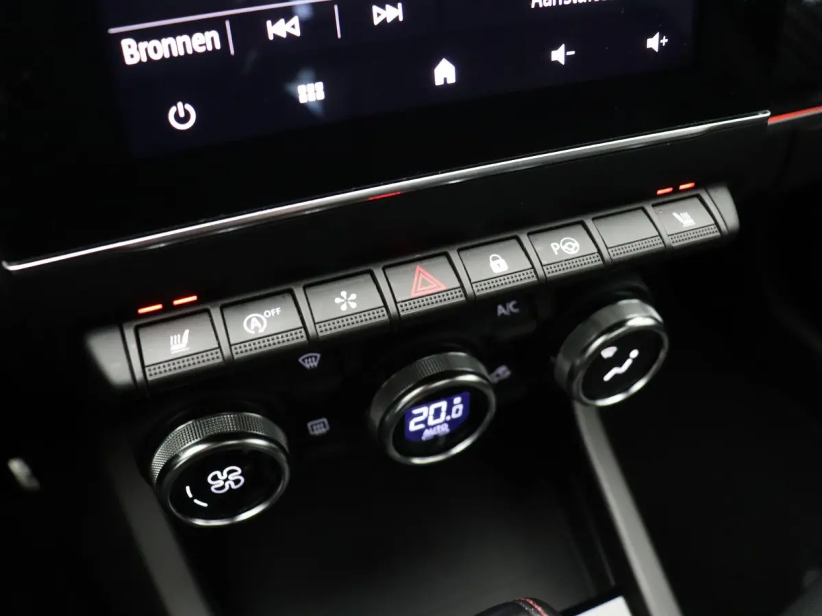 mild hybrid 160 R.S. line | Schuif\kanteldak | Stoel-stuur verwarming | Achteruitrijcamera | Adaptieve cruise control |