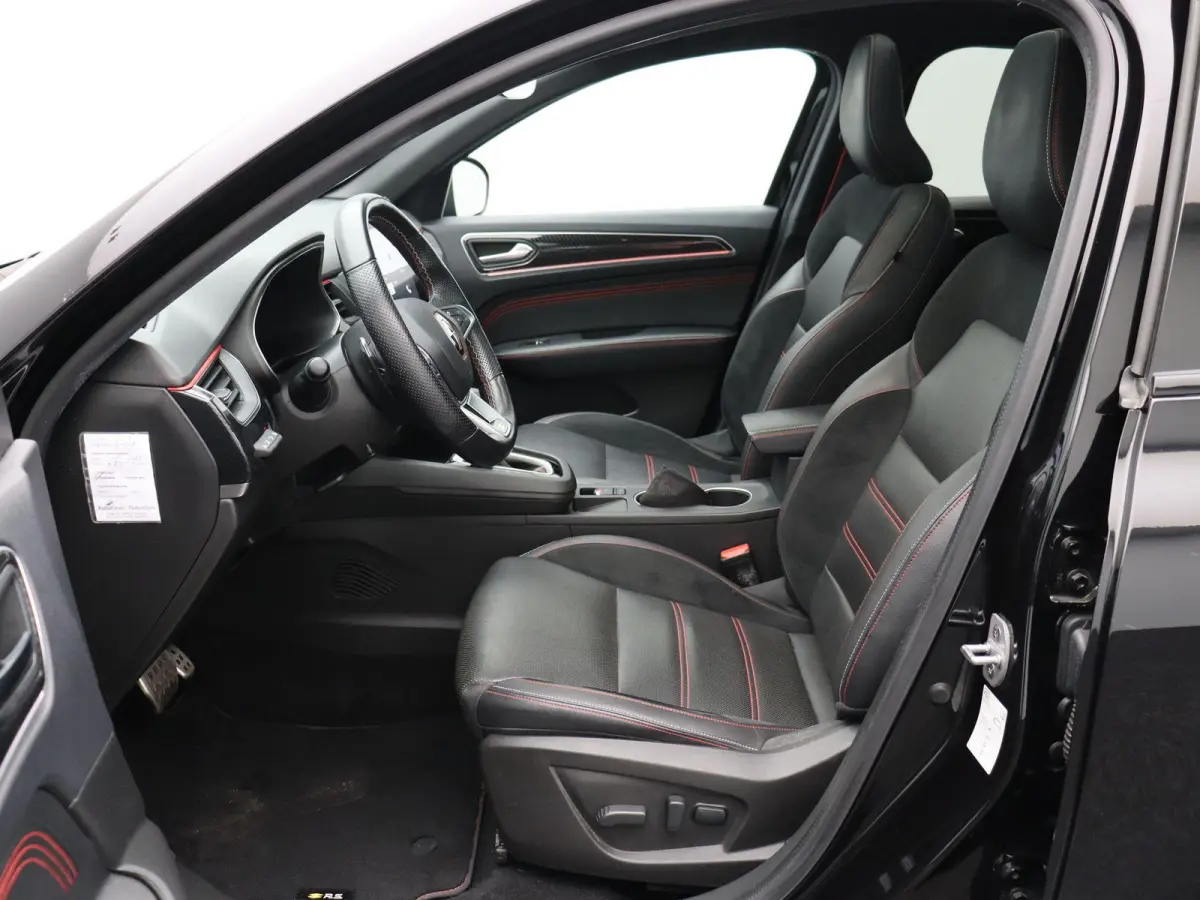 mild hybrid 160 R.S. line | Schuif\kanteldak | Stoel-stuur verwarming | Achteruitrijcamera | Adaptieve cruise control |