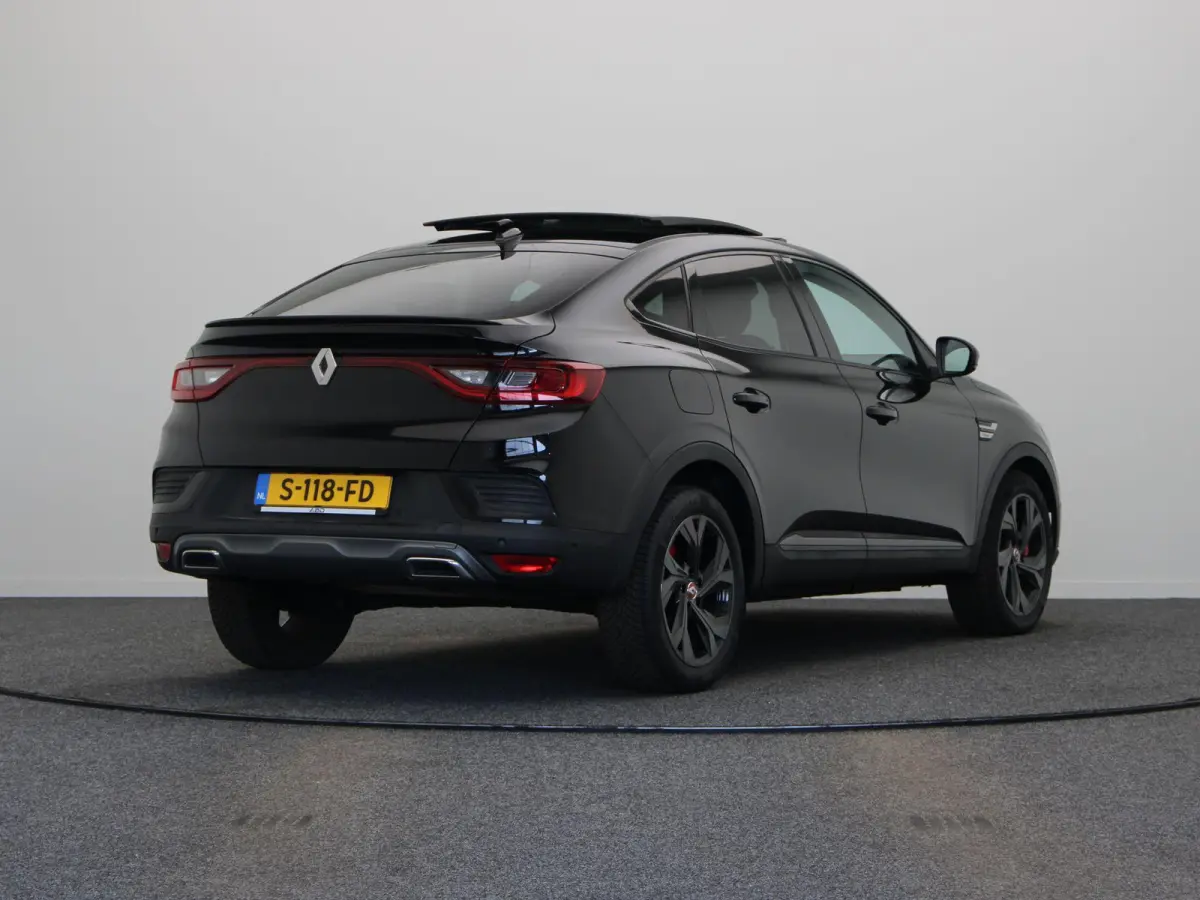 mild hybrid 160 R.S. line | Schuif\kanteldak | Stoel-stuur verwarming | Achteruitrijcamera | Adaptieve cruise control |