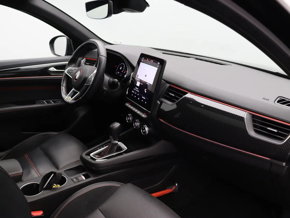 mild hybrid 160 R.S. line | Schuif\kanteldak | Stoel-stuur verwarming | Achteruitrijcamera | Adaptieve cruise control |