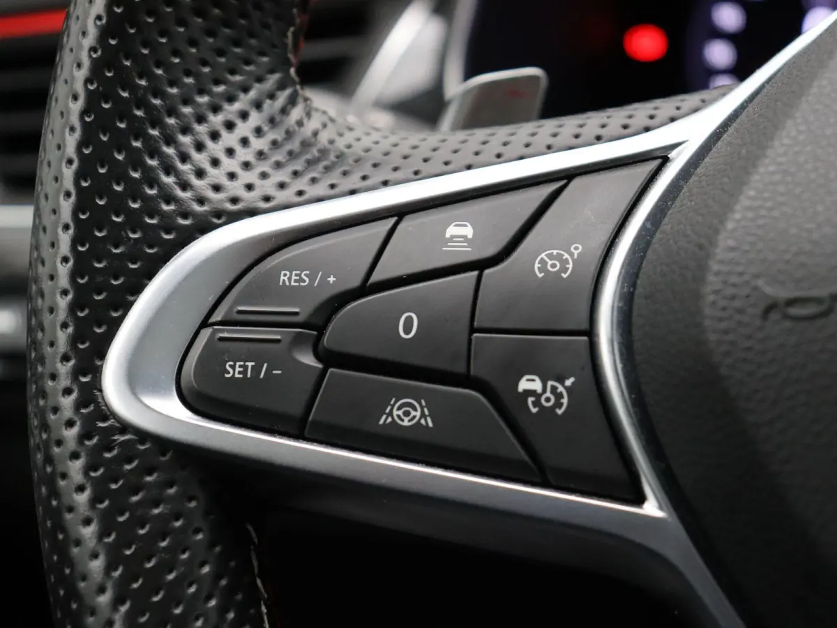mild hybrid 160 R.S. line | Schuif\kanteldak | Stoel-stuur verwarming | Achteruitrijcamera | Adaptieve cruise control |