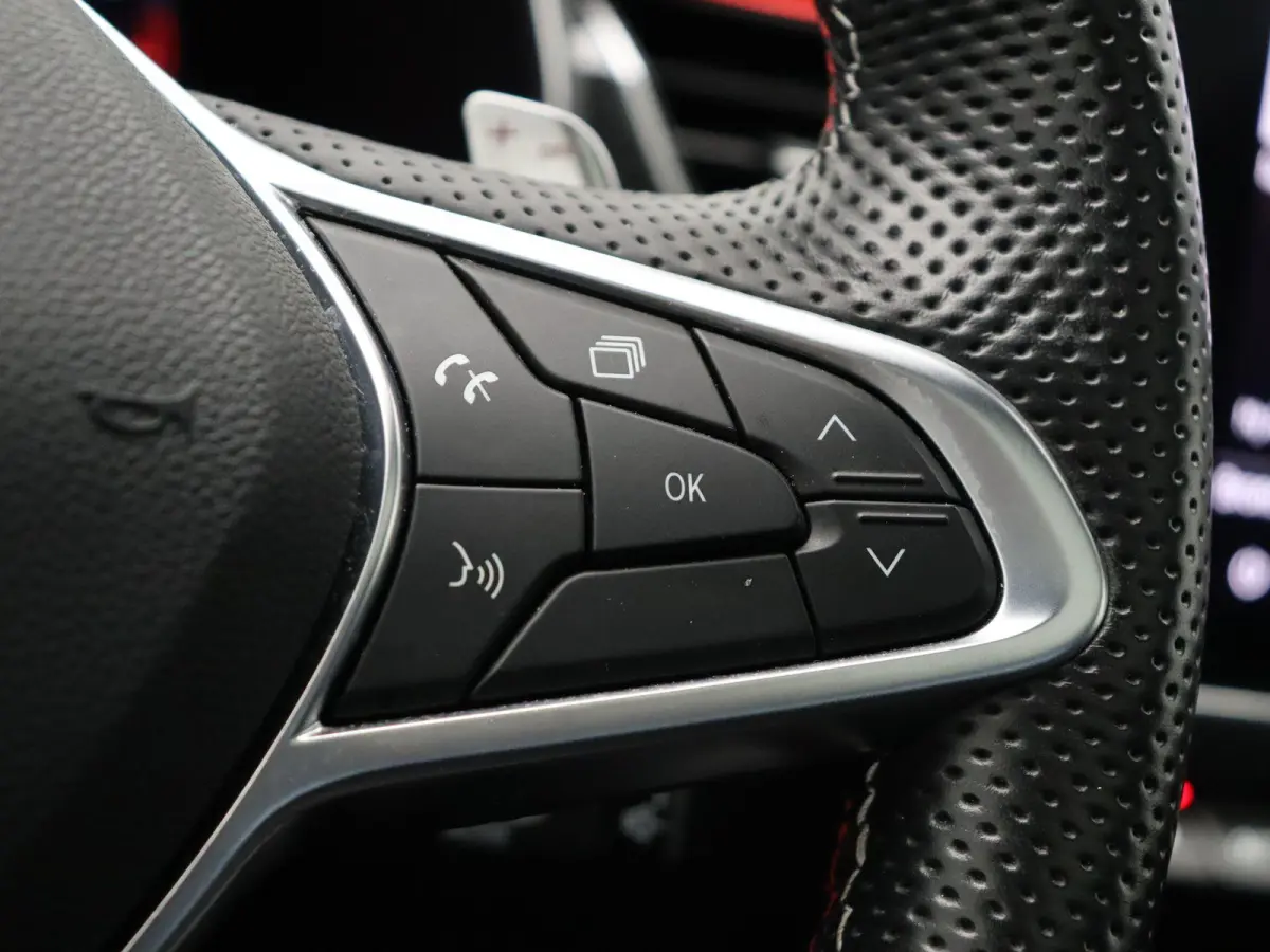 mild hybrid 160 R.S. line | Schuif\kanteldak | Stoel-stuur verwarming | Achteruitrijcamera | Adaptieve cruise control |