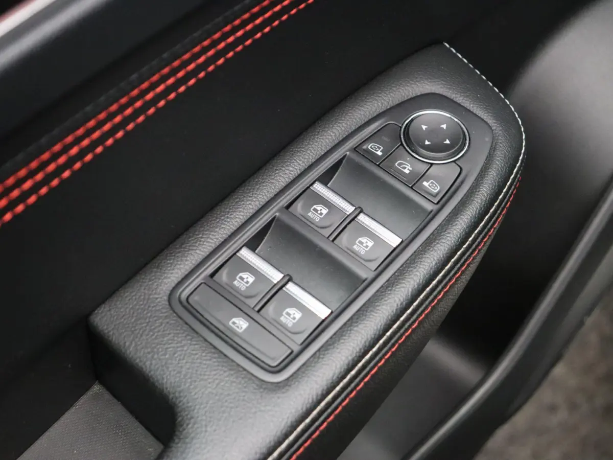mild hybrid 160 R.S. line | Schuif\kanteldak | Stoel-stuur verwarming | Achteruitrijcamera | Adaptieve cruise control |
