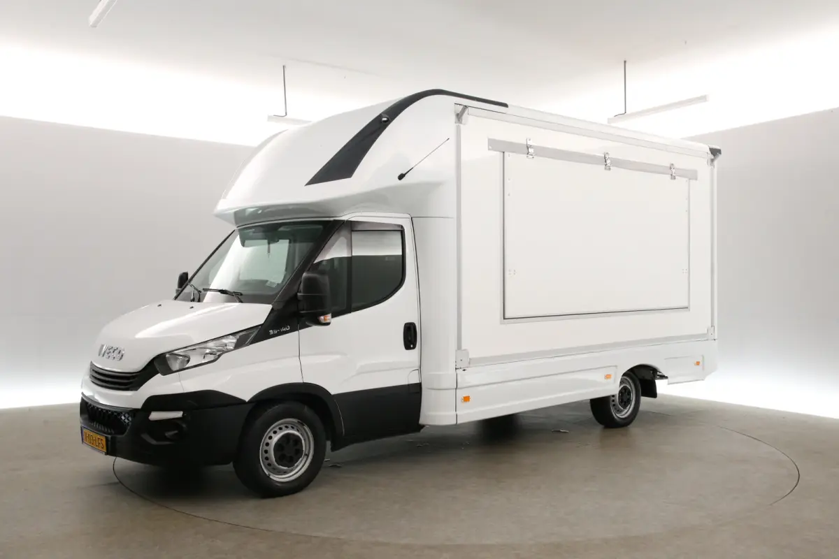 35S14 2.3 410 | Foodtruck | Verkoopwagen | Patatkraam | Eventtruck | Snackwagen | Viskraam | Zijdeur | Airco | Camera