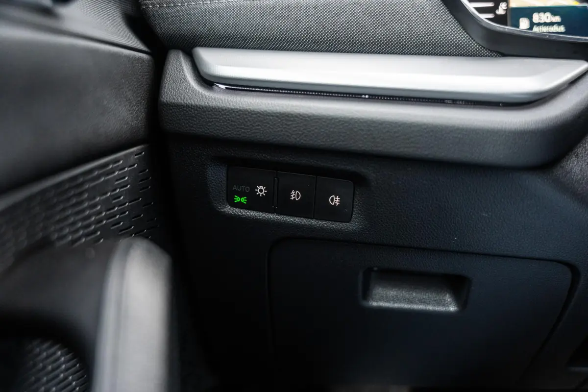 1.0 TSI 110pk Business Edition Plus | Stoelverwarming | Elektrische Achterklep | Camera | Adaptief Cruise Control | Navigatie