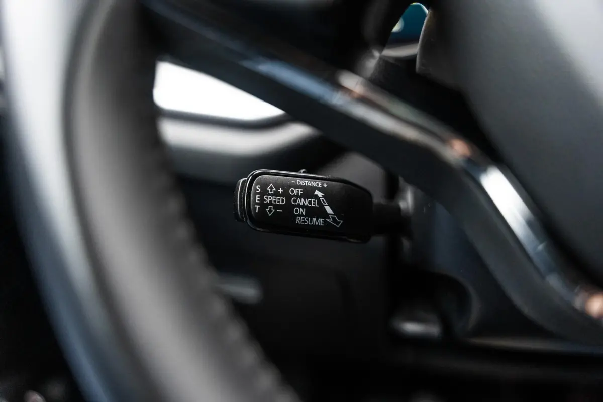 1.0 TSI 110pk Business Edition Plus | Stoelverwarming | Elektrische Achterklep | Camera | Adaptief Cruise Control | Navigatie