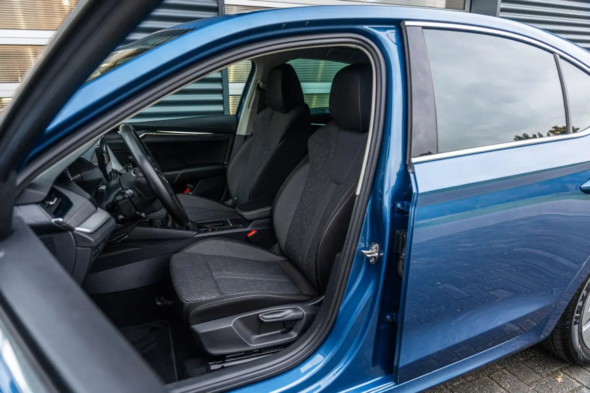 1.0 TSI 110pk Business Edition Plus | Stoelverwarming | Elektrische Achterklep | Camera | Adaptief Cruise Control | Navigatie