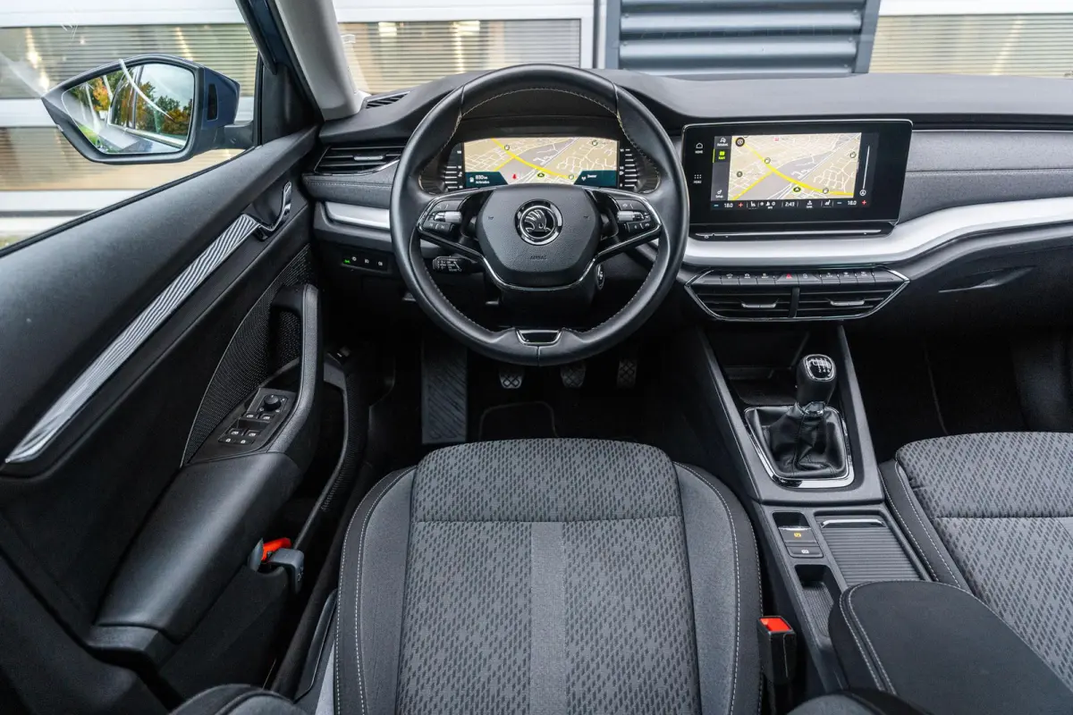 1.0 TSI 110pk Business Edition Plus | Stoelverwarming | Elektrische Achterklep | Camera | Adaptief Cruise Control | Navigatie