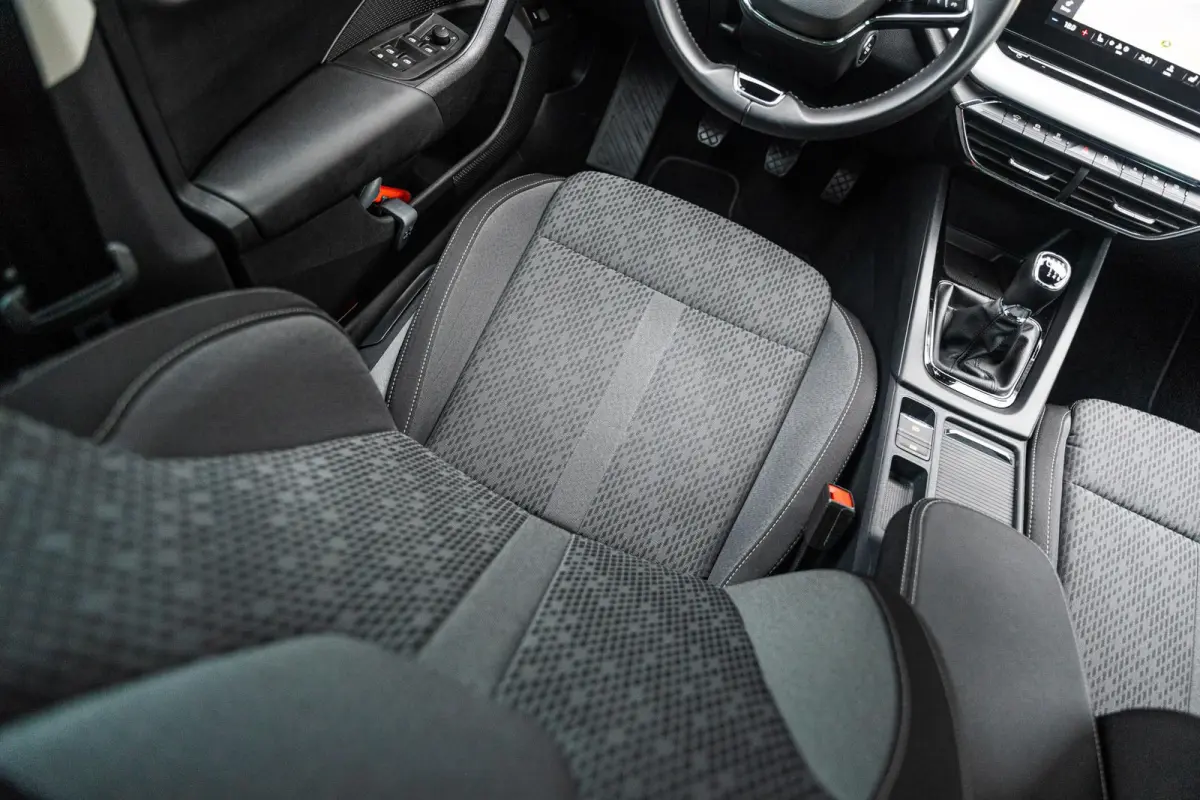 1.0 TSI 110pk Business Edition Plus | Stoelverwarming | Elektrische Achterklep | Camera | Adaptief Cruise Control | Navigatie