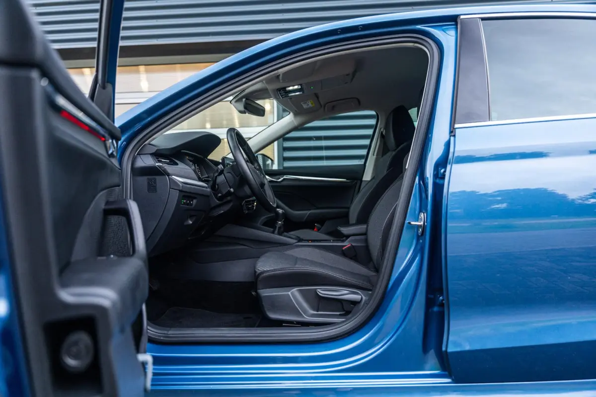 1.0 TSI 110pk Business Edition Plus | Stoelverwarming | Elektrische Achterklep | Camera | Adaptief Cruise Control | Navigatie