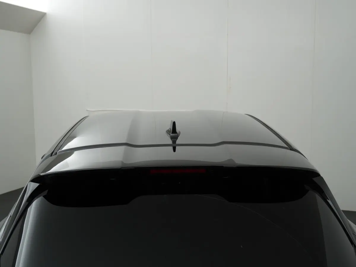 1.6 Hybrid Tekna | €6.000 Voorraadkorting | Lederen Bekl. | BOSE Audio | Stoel-, Stuur- & Voorruitverw. |