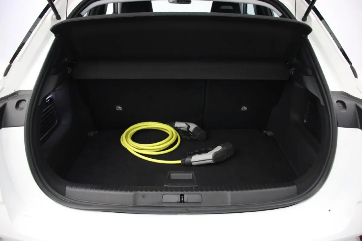 Business Elegance 50-kWh - Carplay, Camera, Cruise, Clima, Stoelverw. 95,69%