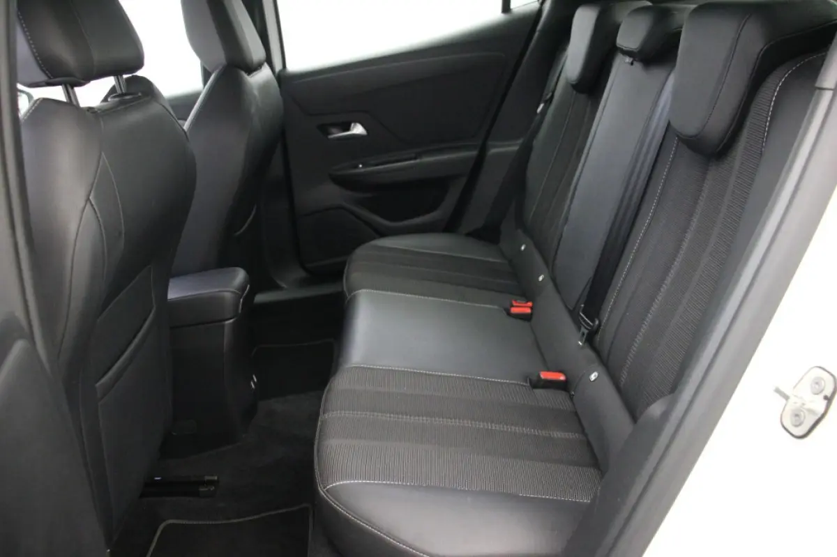 Business Elegance 50-kWh - Carplay, Camera, Cruise, Clima, Stoelverw. 95,69%