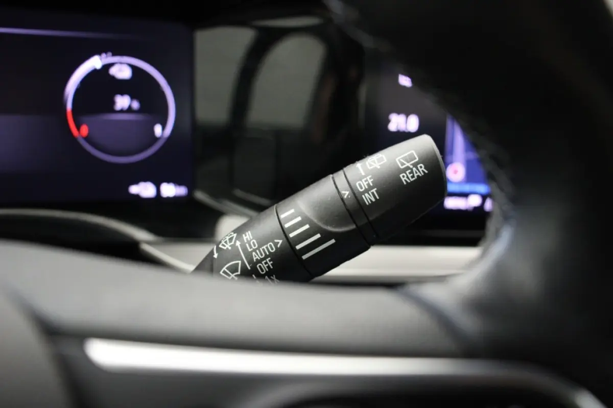 Business Elegance 50-kWh - Carplay, Camera, Cruise, Clima, Stoelverw. 95,69%