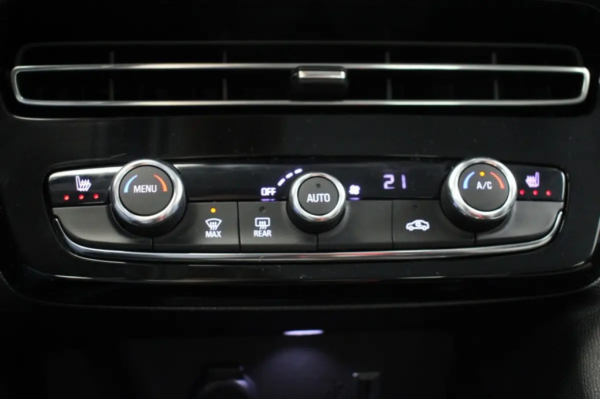 Business Elegance 50-kWh - Carplay, Camera, Cruise, Clima, Stoelverw. 95,69%