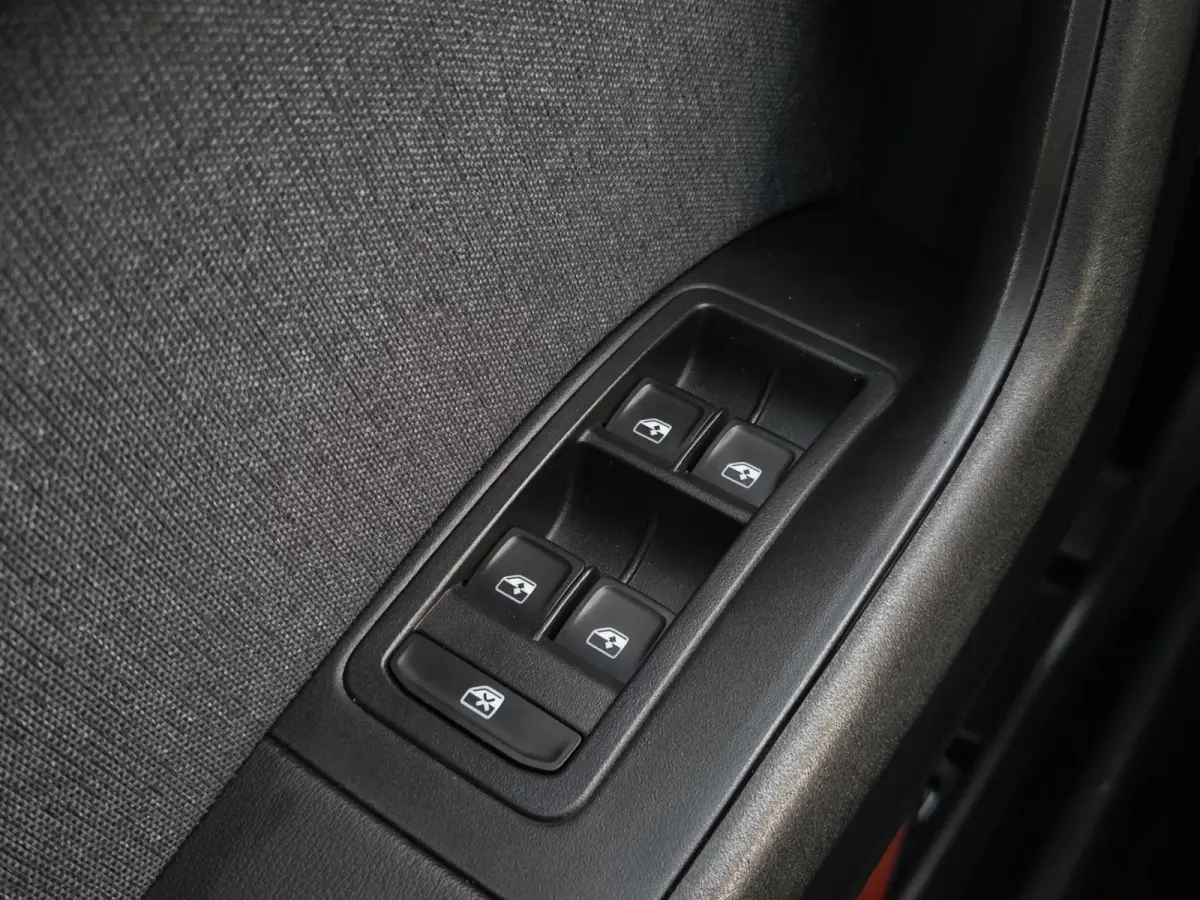1.5 TSI Style Business Intense Apple Carplay/Android Auto / Cruise control / DAB / Keyless start / Volledig digitaal instrumentenpaneel