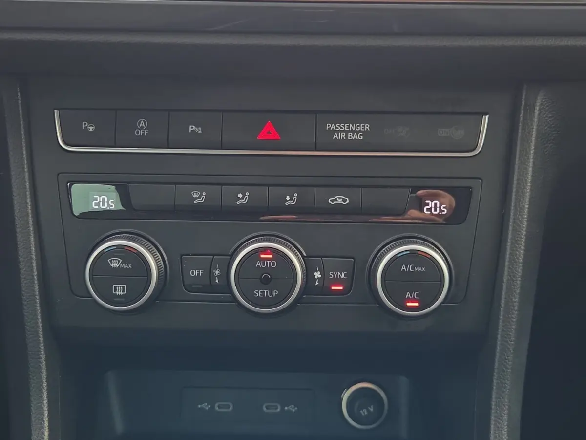 1.5 TSI Style Business Intense Apple Carplay/Android Auto / Cruise control / DAB / Keyless start / Volledig digitaal instrumentenpaneel