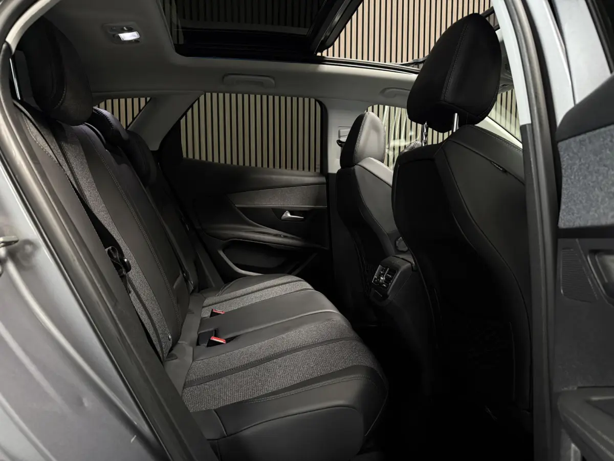 1.2 PureTech Allure | Automaat | Camera | Keyless | Carplay