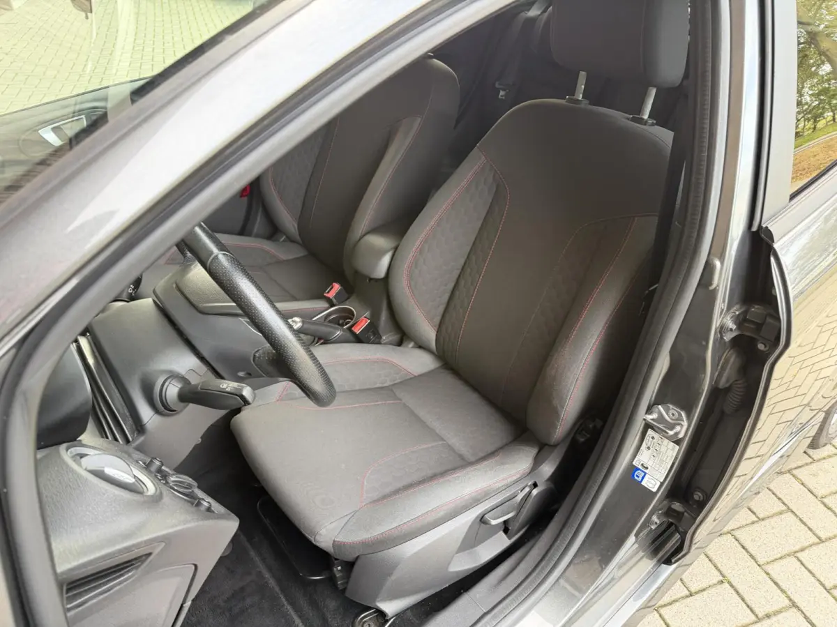 1.0 EcoBoost ST - Line 140pk | Stoel/stuurverwarming | Leuke uitvoering!