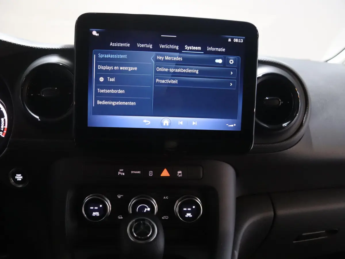 112 Pro L1 51 kWh NAVIGATIE | ACHTERUITRIJCAMERA | CLIMATE CONTROL | CRUISE CONTROL | AC LADEN 22 kWh | DC LADEN 75 kWh | PARKEERSENSOREN