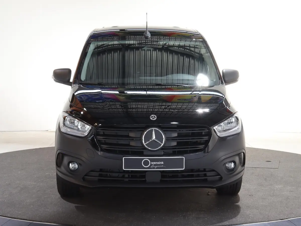 112 Pro L1 51 kWh NAVIGATIE | ACHTERUITRIJCAMERA | CLIMATE CONTROL | CRUISE CONTROL | AC LADEN 22 kWh | DC LADEN 75 kWh | PARKEERSENSOREN