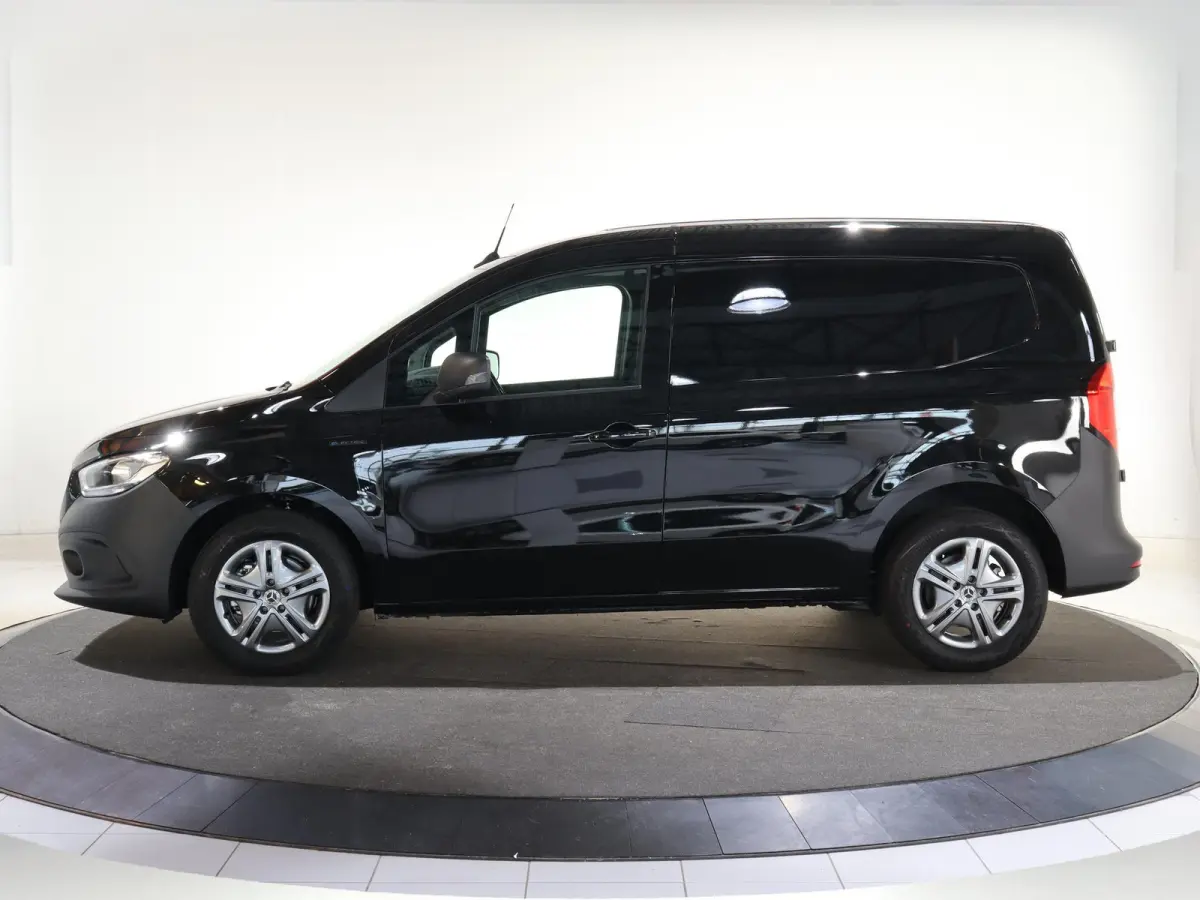 112 Pro L1 51 kWh NAVIGATIE | ACHTERUITRIJCAMERA | CLIMATE CONTROL | CRUISE CONTROL | AC LADEN 22 kWh | DC LADEN 75 kWh | PARKEERSENSOREN
