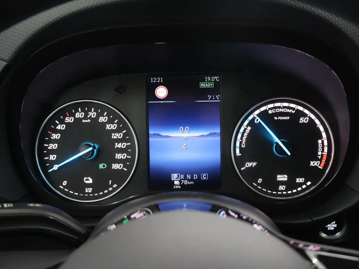 112 Base L2 51 kWh | Achteruitrijcamera | Climate Control | Cruise Control | Airco | Snelladen 75KW