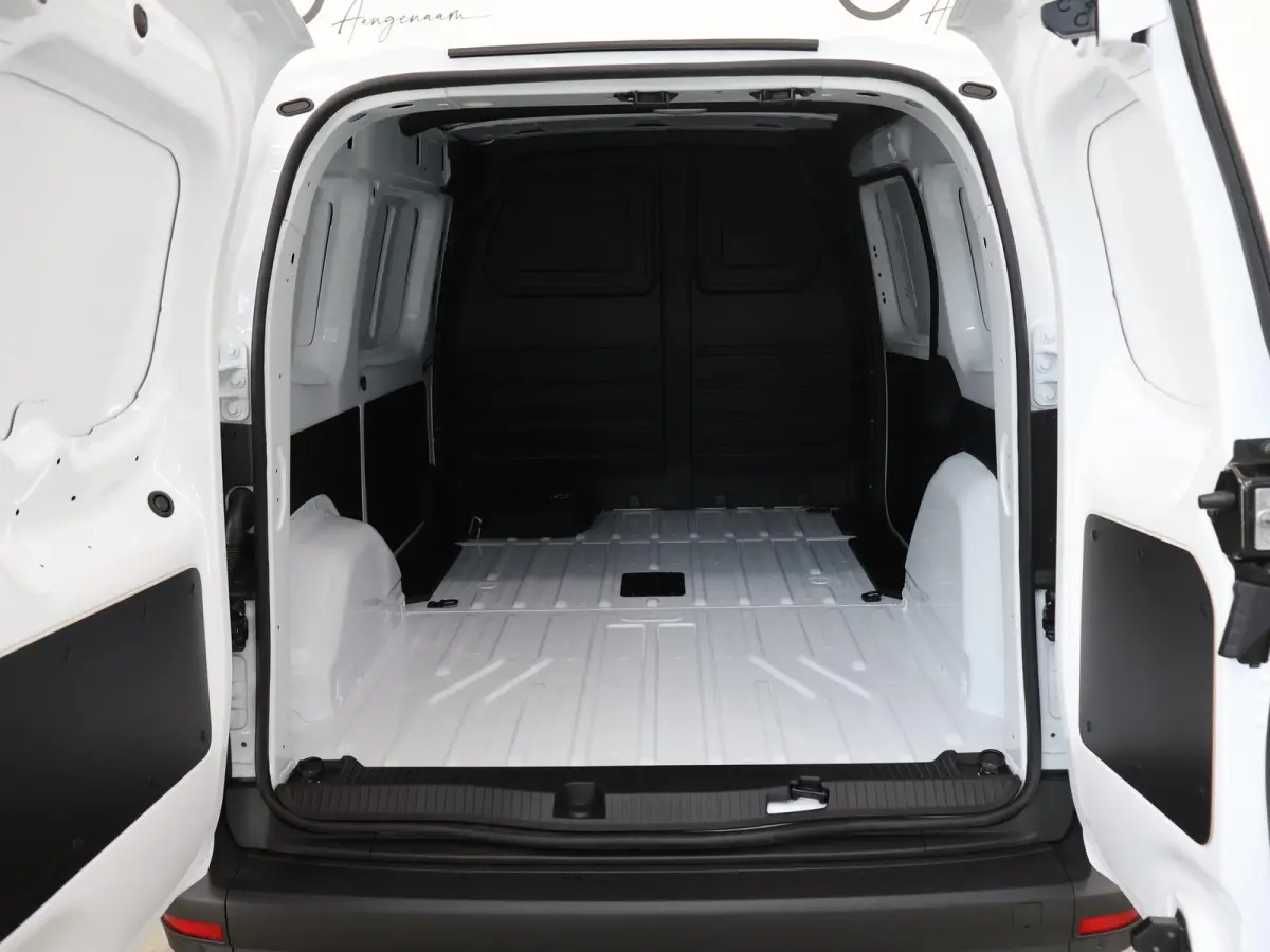 112 Base L2 51 kWh | Achteruitrijcamera | Climate Control | Cruise Control | Airco | Snelladen 75KW