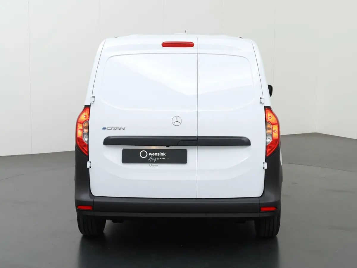 112 Base L2 51 kWh | Achteruitrijcamera | Climate Control | Cruise Control | Airco | Snelladen 75KW