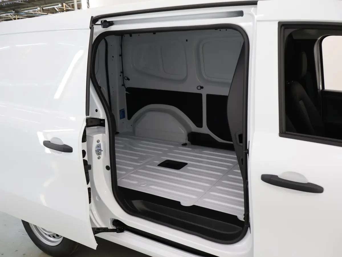 112 Base L2 51 kWh | Achteruitrijcamera | Climate Control | Cruise Control | Airco | Snelladen 75KW