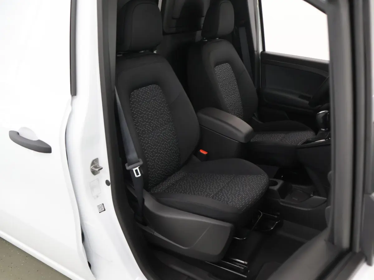 112 Base L2 51 kWh | Achteruitrijcamera | Climate Control | Cruise Control | Airco | Snelladen 75KW