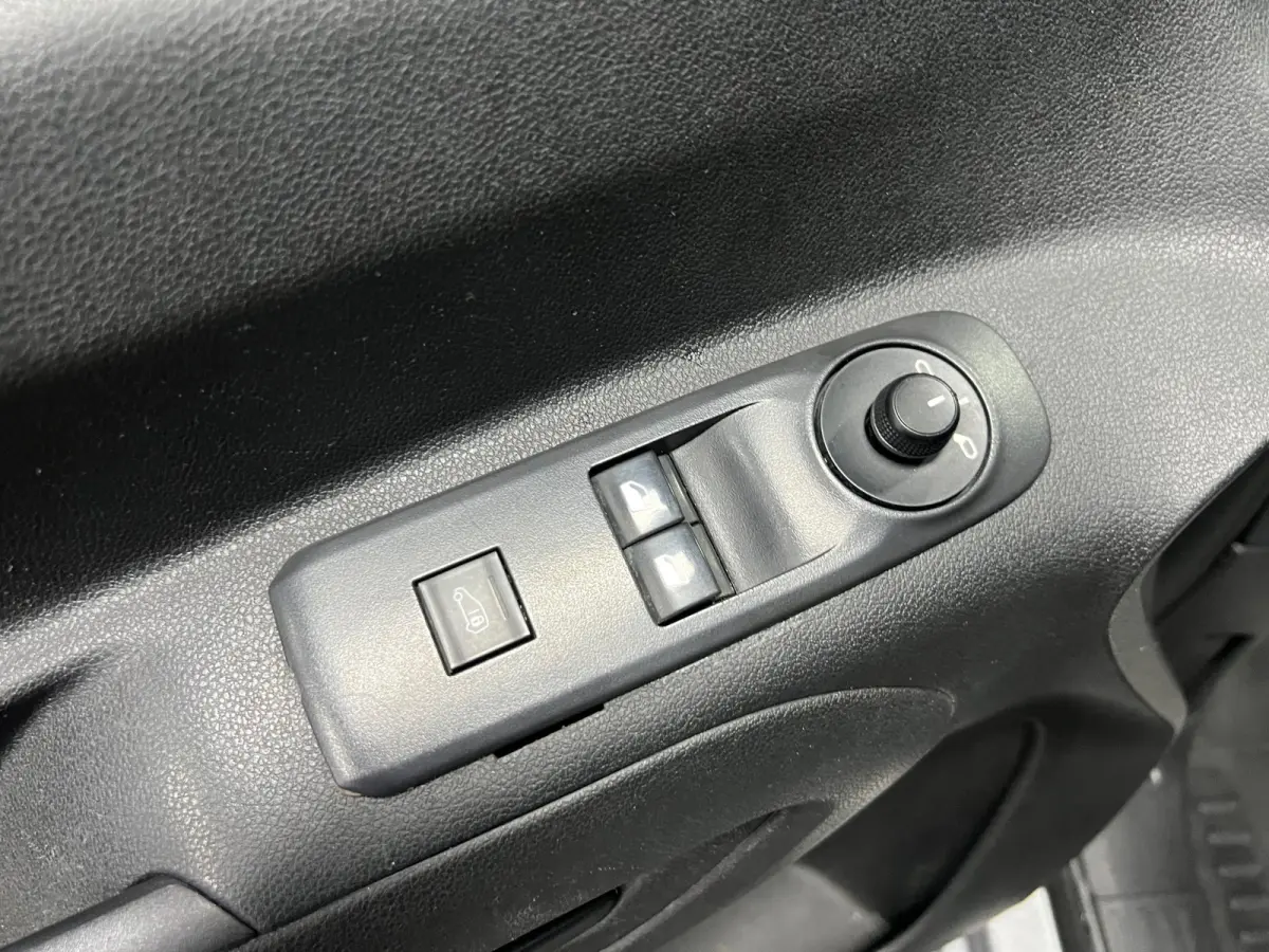 1.6 BlueHDI Premium|JBL|CarPlay|Cam|NAP|Cruise|Imperial