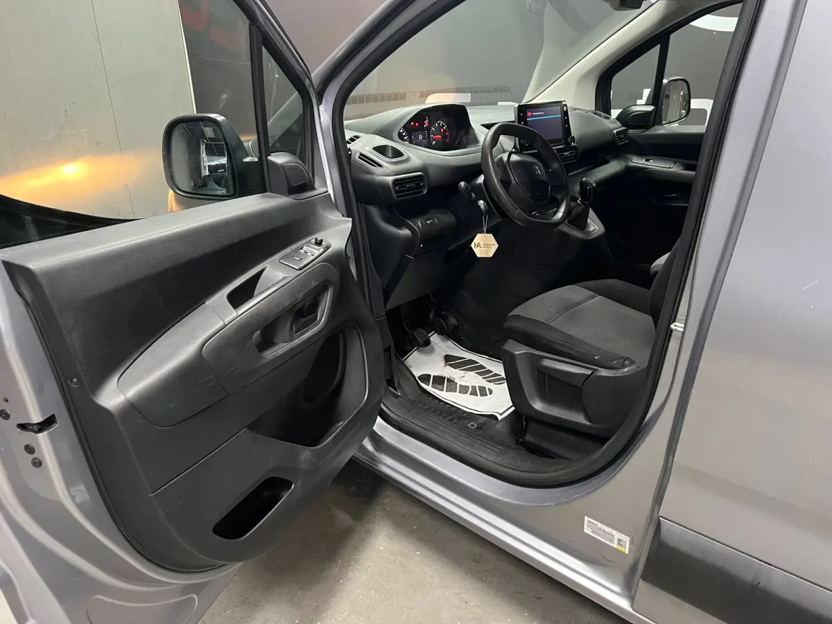 1.6 BlueHDI Premium|JBL|CarPlay|Cam|NAP|Cruise|Imperial