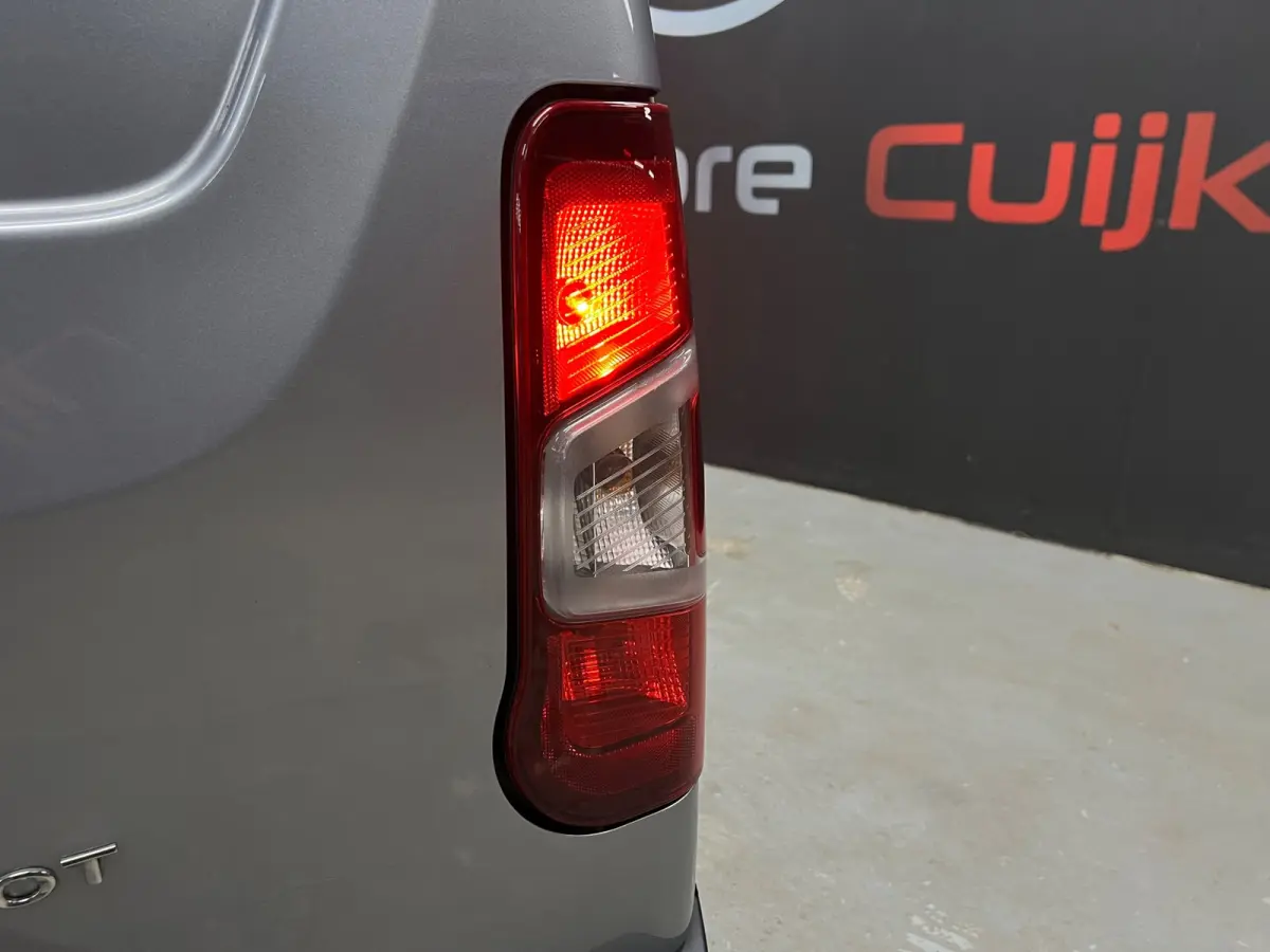 1.6 BlueHDI Premium|JBL|CarPlay|Cam|NAP|Cruise|Imperial