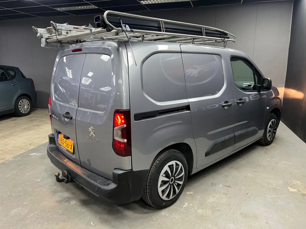 1.6 BlueHDI Premium|JBL|CarPlay|Cam|NAP|Cruise|Imperial