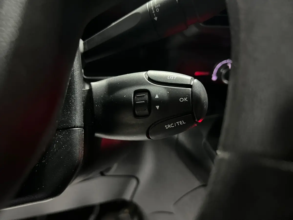 1.6 BlueHDI Premium|JBL|CarPlay|Cam|NAP|Cruise|Imperial
