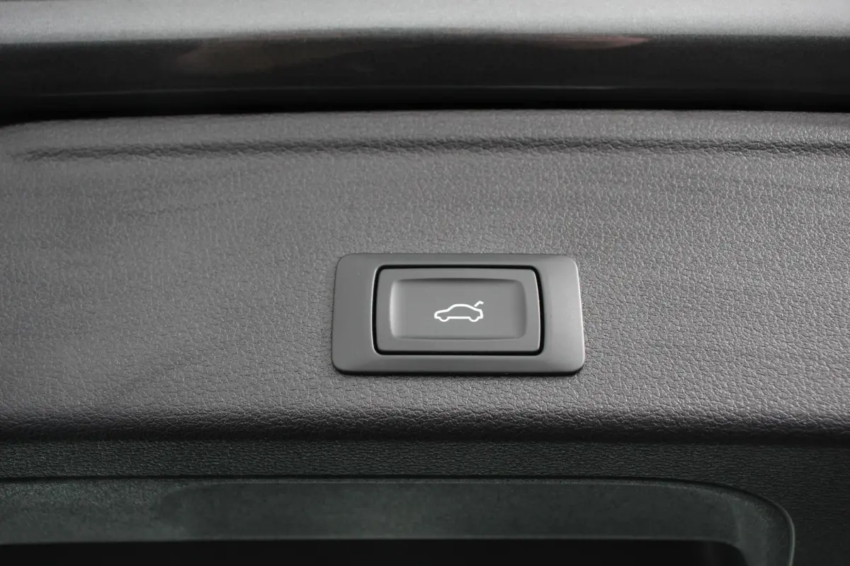 40 TFSI 204 pk S-tronic S Line Plus Navigatie Adaptive Cruise Control Parkeersensoren Camera Lane Assist Elektrische achterklep Stoelverwarming Ledverlichting Virtual Cockpit Climatronic