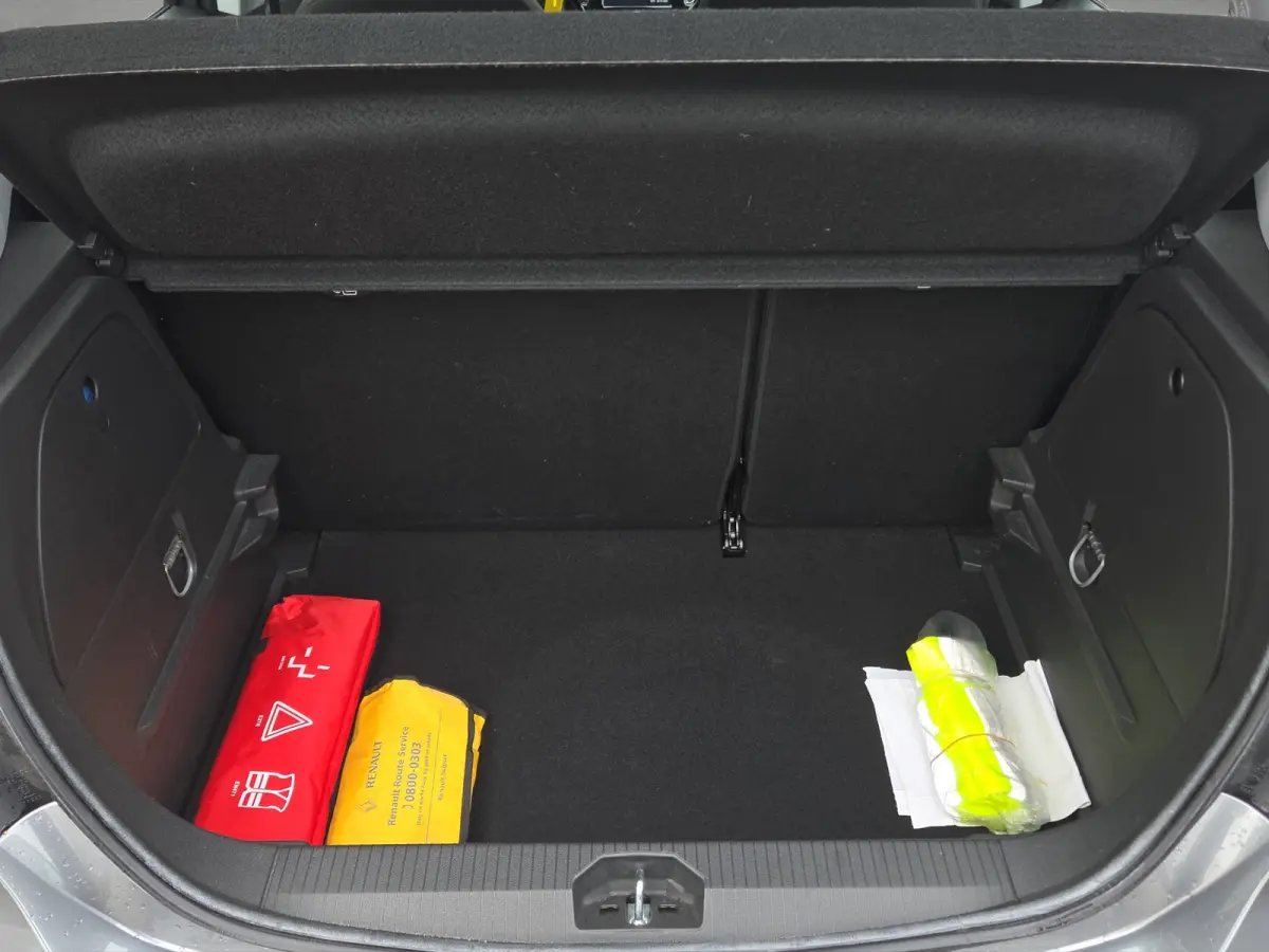 1.4 Online Edition Parkeersensoren | Full map navigatie | Carplay/android auto | DAB | Airco | Cruise control