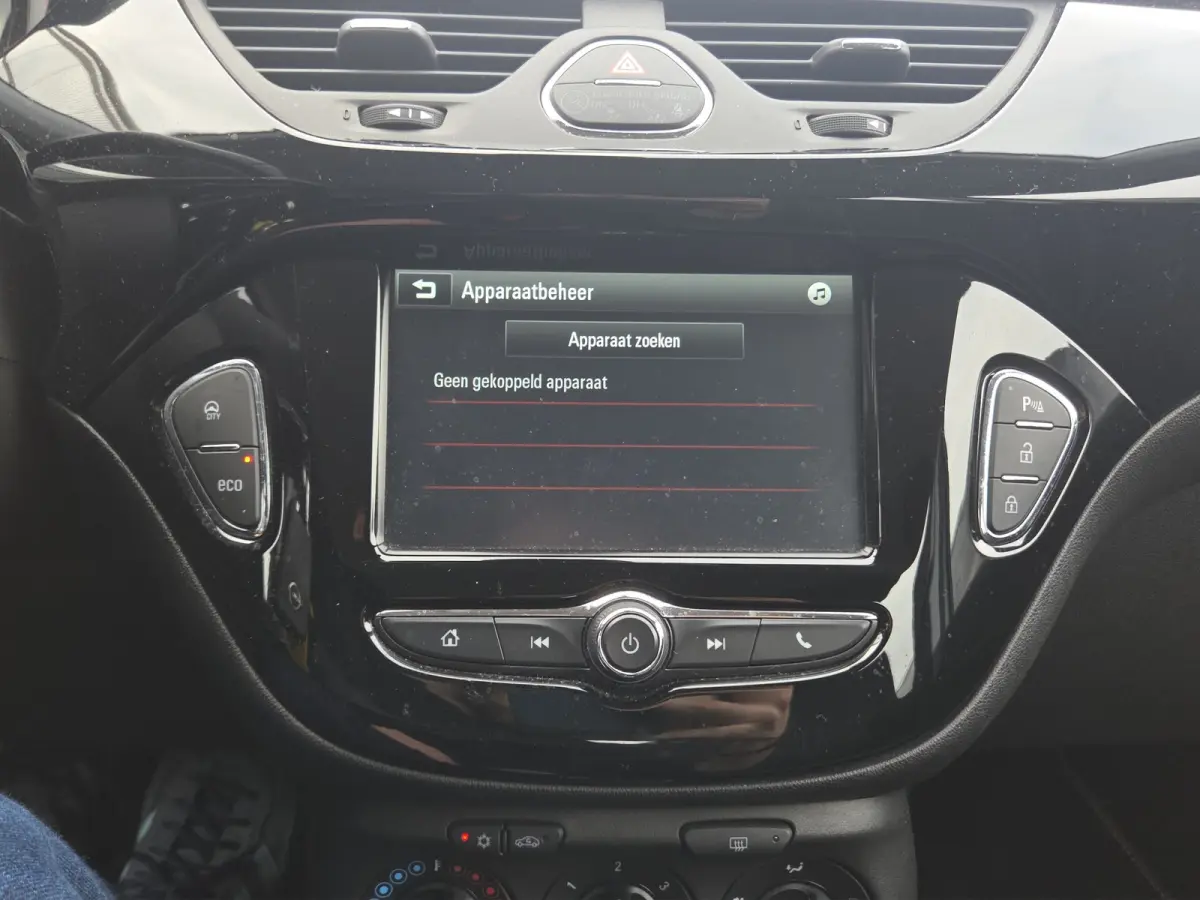 1.4 Online Edition Parkeersensoren | Full map navigatie | Carplay/android auto | DAB | Airco | Cruise control