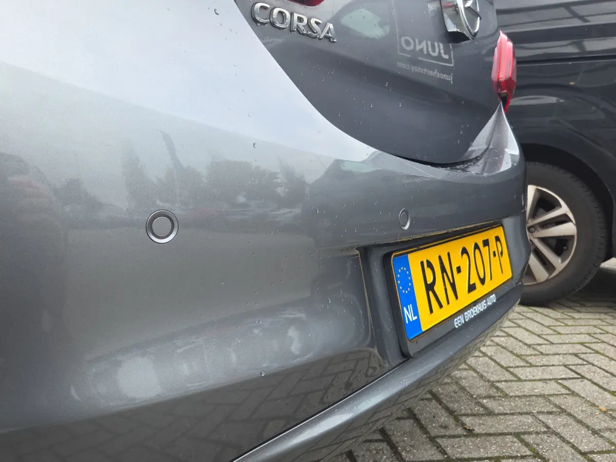1.4 Online Edition Parkeersensoren | Full map navigatie | Carplay/android auto | DAB | Airco | Cruise control