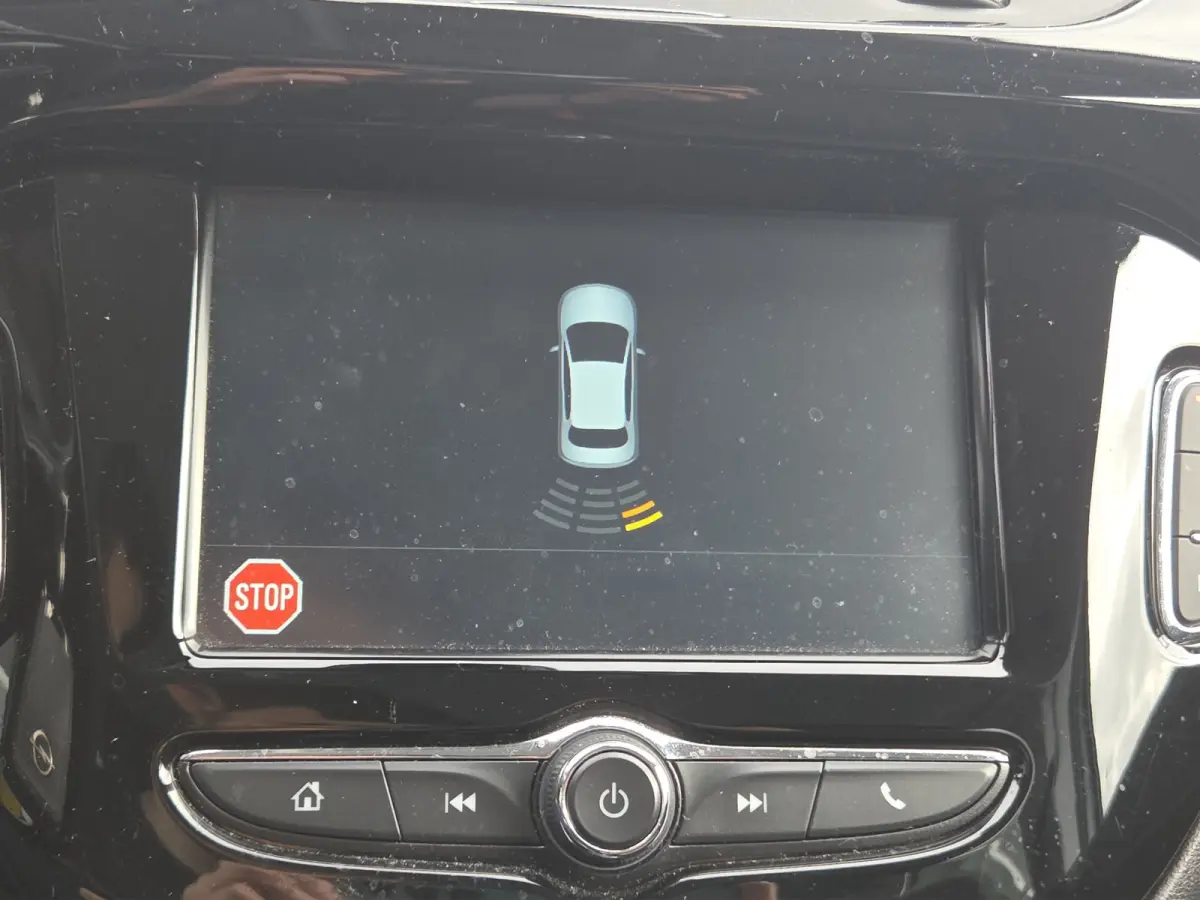 1.4 Online Edition Parkeersensoren | Full map navigatie | Carplay/android auto | DAB | Airco | Cruise control