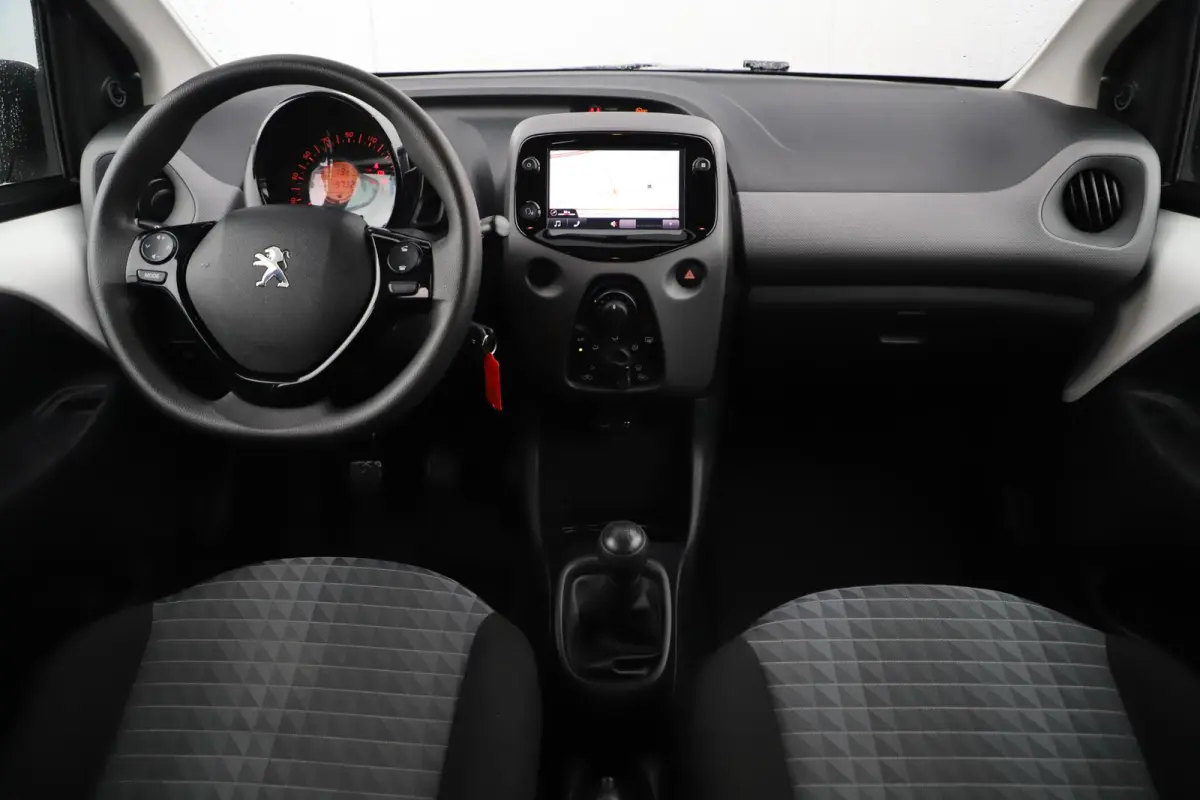 1.0 e-VTi Active Navigatie Achteruitrijcamera Bluetooth Airco Radio